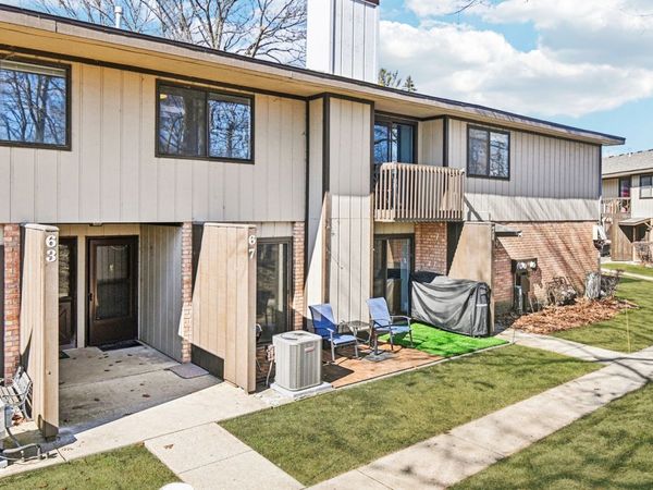 67 Woodhills Bay Road , Fox Lake, IL 60020