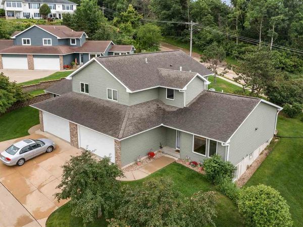 664 J Ave NE, Cedar Rapids, IA 52402