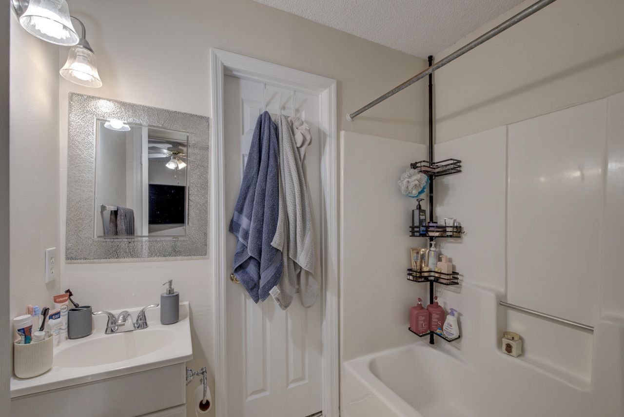 6240 Lucille Drive Photo 14