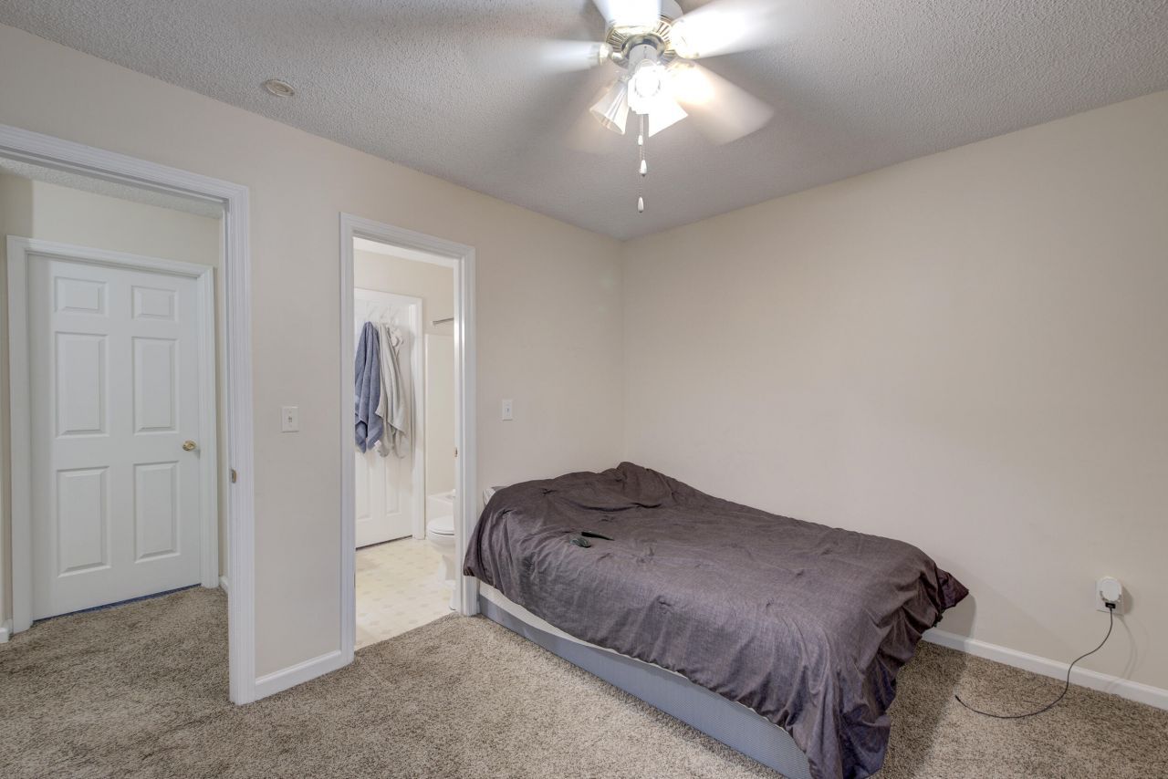 6240 Lucille Drive Photo 17