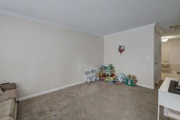 6240 Lucille Drive photo 4