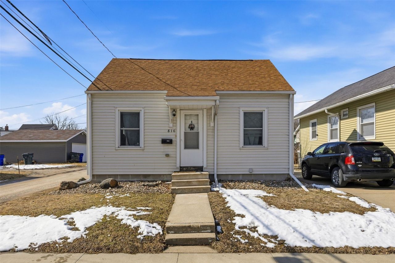 816 10th Street Nw, Cedar Rapids, IA 52405 Main Photo