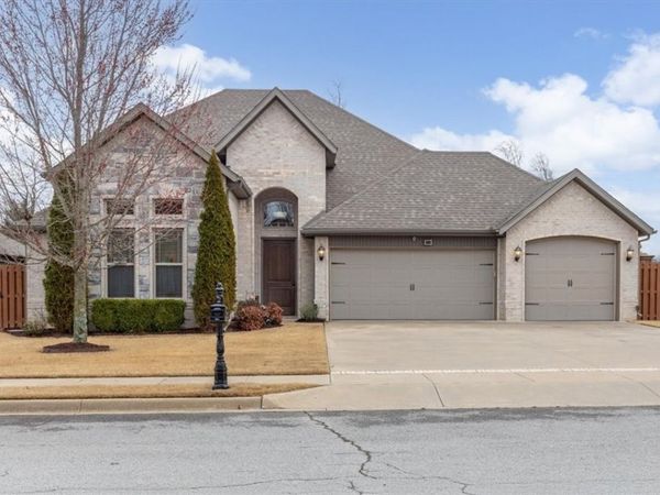 5311 S 60th Place , Rogers, AR 72758