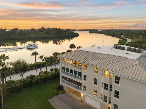 8885 W Orchid Island Circle, Unit 5, Vero Beach, FL 32963