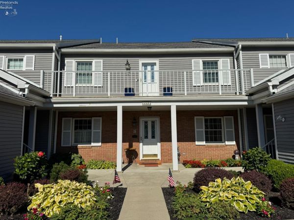 2212 N Carriage Lane, Unit 7, Port Clinton, OH 43452