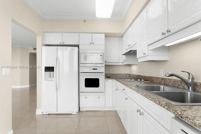 4775 Collins Ave, Unit 1006, Miami Beach, FL 33140 Photo
