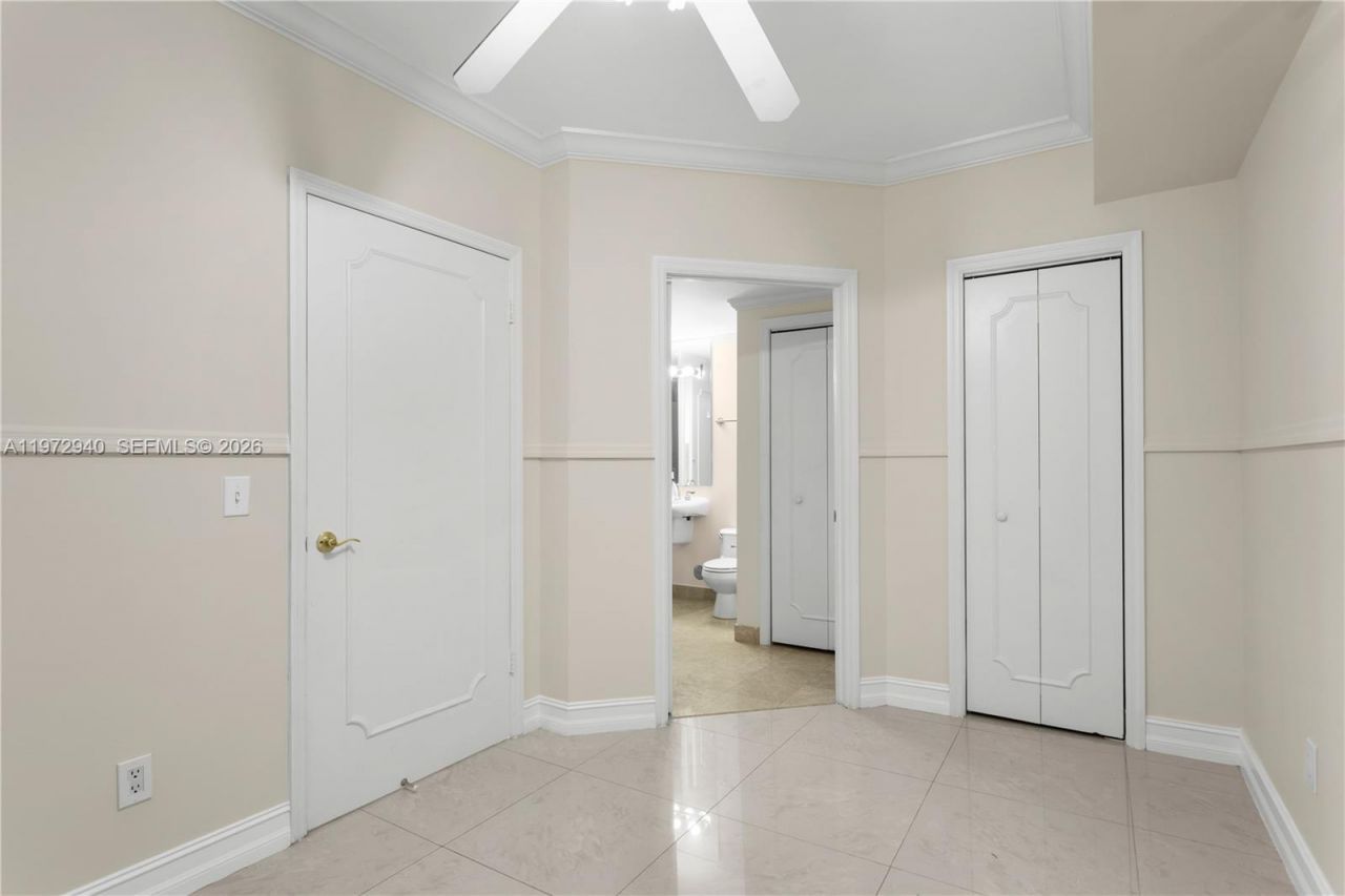 4775 Collins Ave, Unit 1006, Miami Beach, FL 33140 Photo