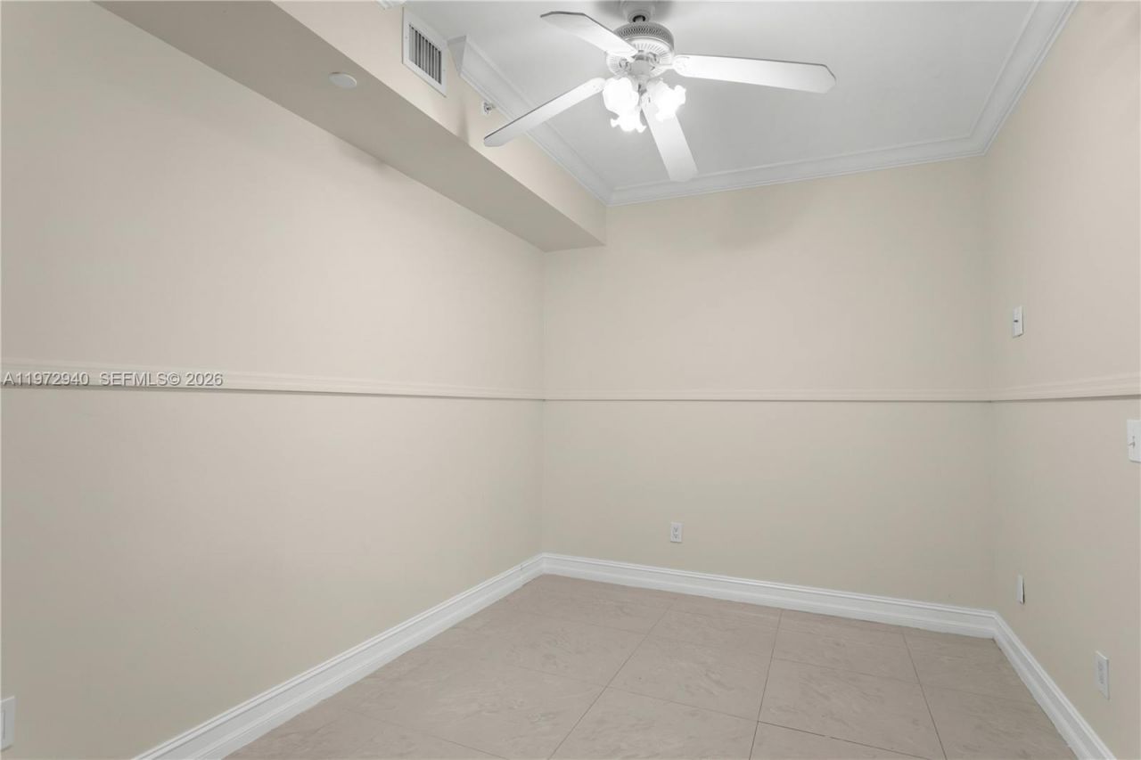 4775 Collins Ave, Unit 1006, Miami Beach, FL 33140 Photo