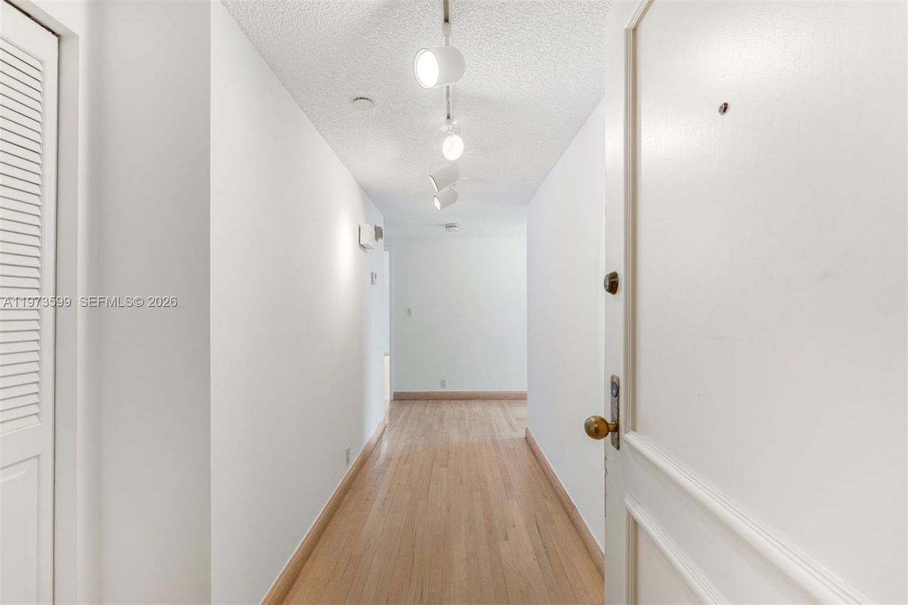 151 Crandon Blvd, Unit 600, Key Biscayne, FL 33149 Photo