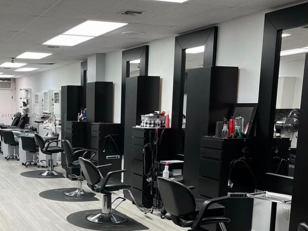 16774 NW 67th Ave, Hialeah, FL 33015