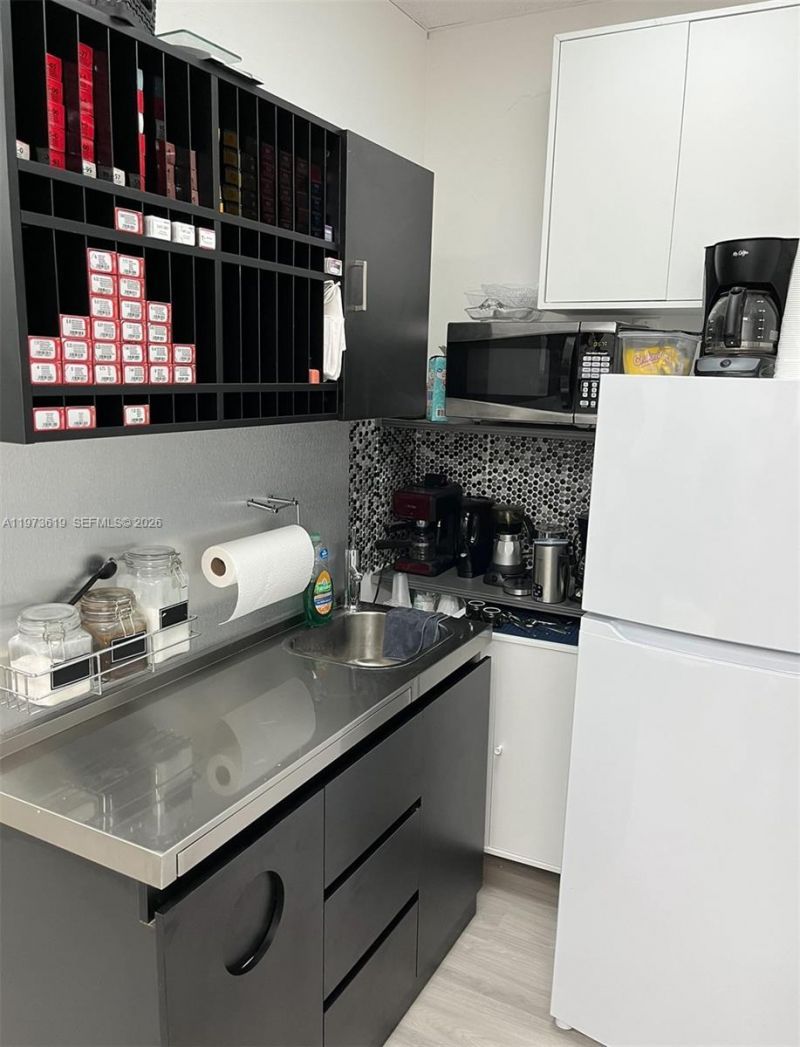 16774 NW 67th Ave, Hialeah, FL 33015 Photo
