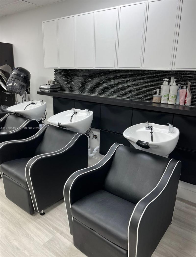 16774 NW 67th Ave, Hialeah, FL 33015 Photo