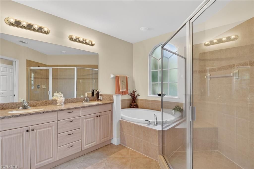 5581 Berkshire Dr, Unit 101, Fort Myers, FL 33912 Photo