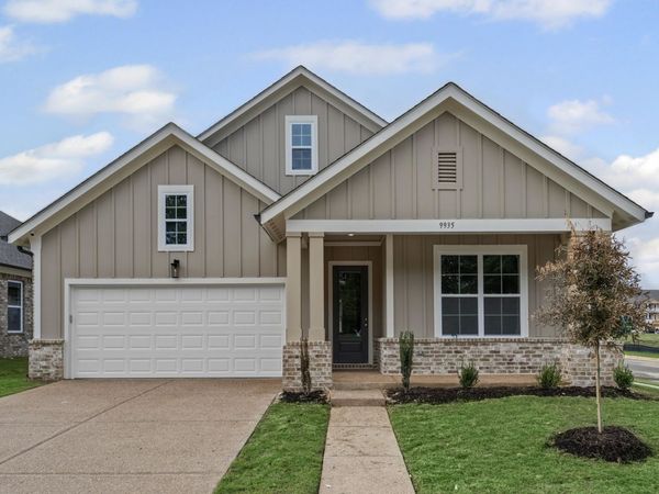 325 KEMROCK DR W, Cordova, TN 38018