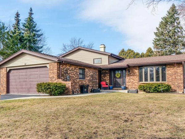 610 Blue Spruce Lane , Mundelein, IL 60060