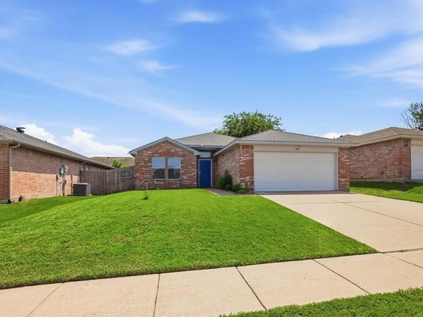 804 Castlewick Court, Arlington, TX 76018