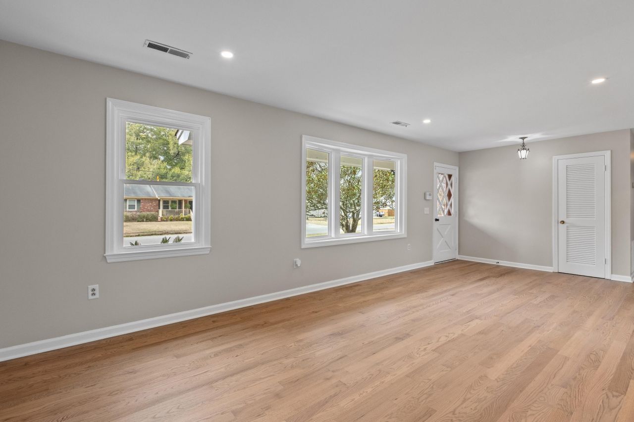 1072 Kentwood Circle Photo 11