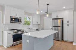 1072 Kentwood Circle photo 4