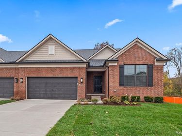 55818 Oak Pointe Drive, Shelby Twp, MI 48315
