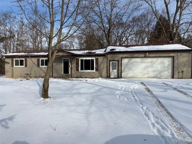 4225 Baldwin Road, Metamora Twp, MI 48455