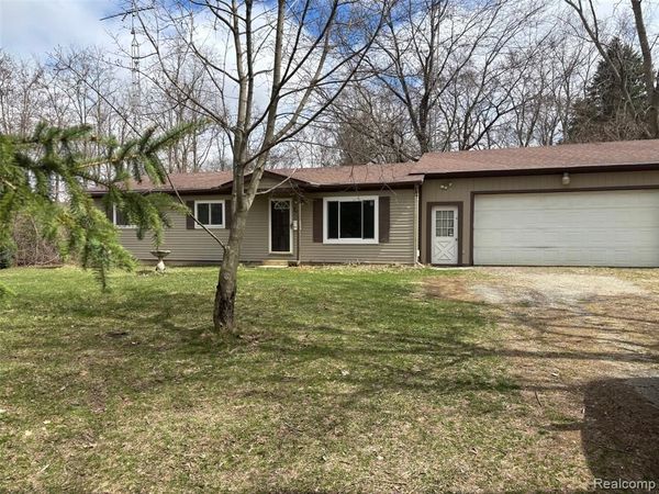 4225 Baldwin Road, Metamora Twp, MI 48455