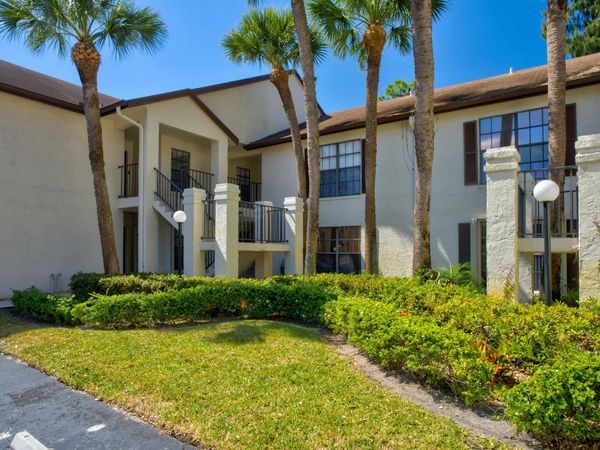 3237 Perimeter Drive, Unit 2512, Greenacres, FL 33467