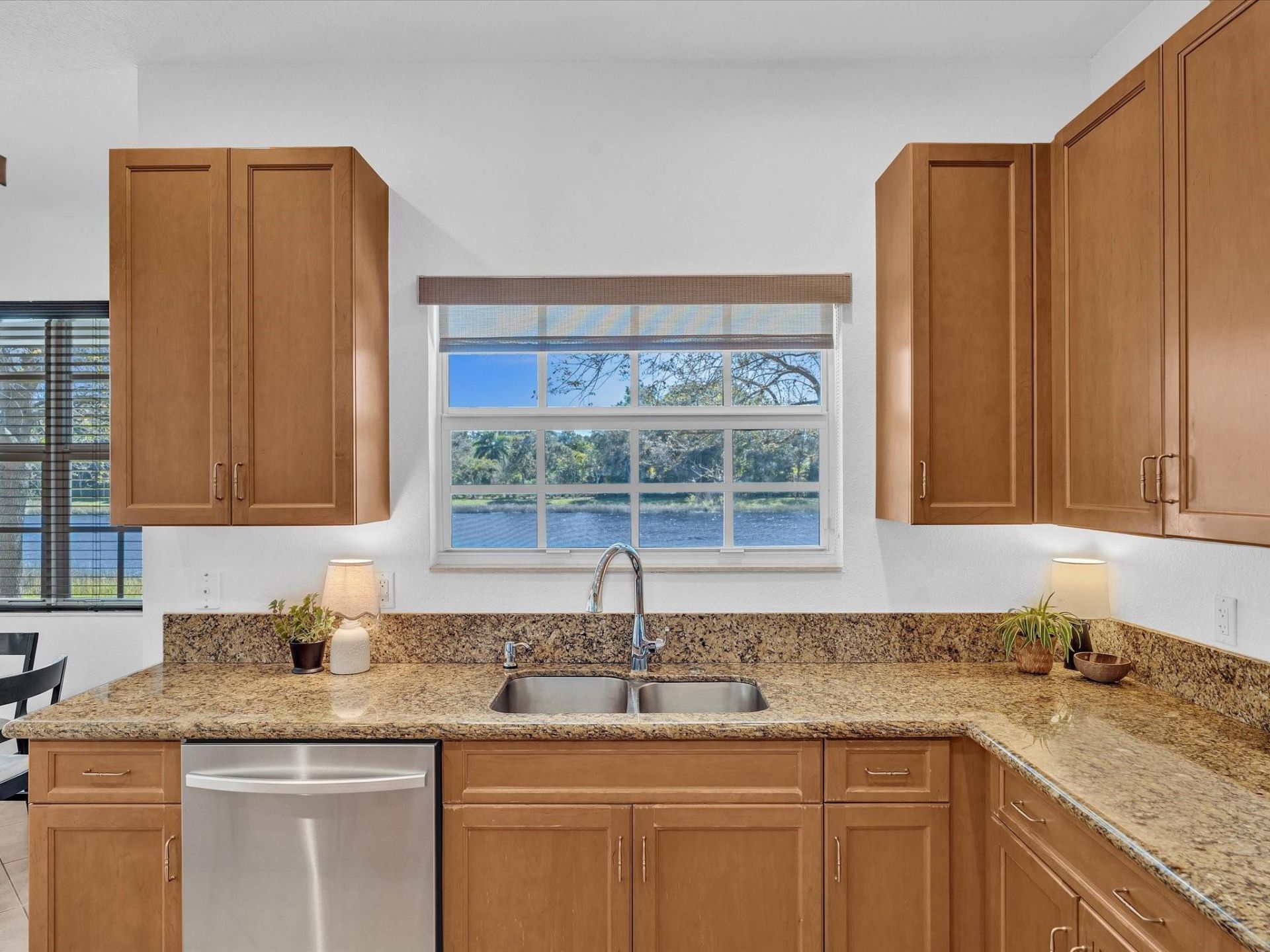 6806 Lakeside Circle, Davie, FL 33314 Photo