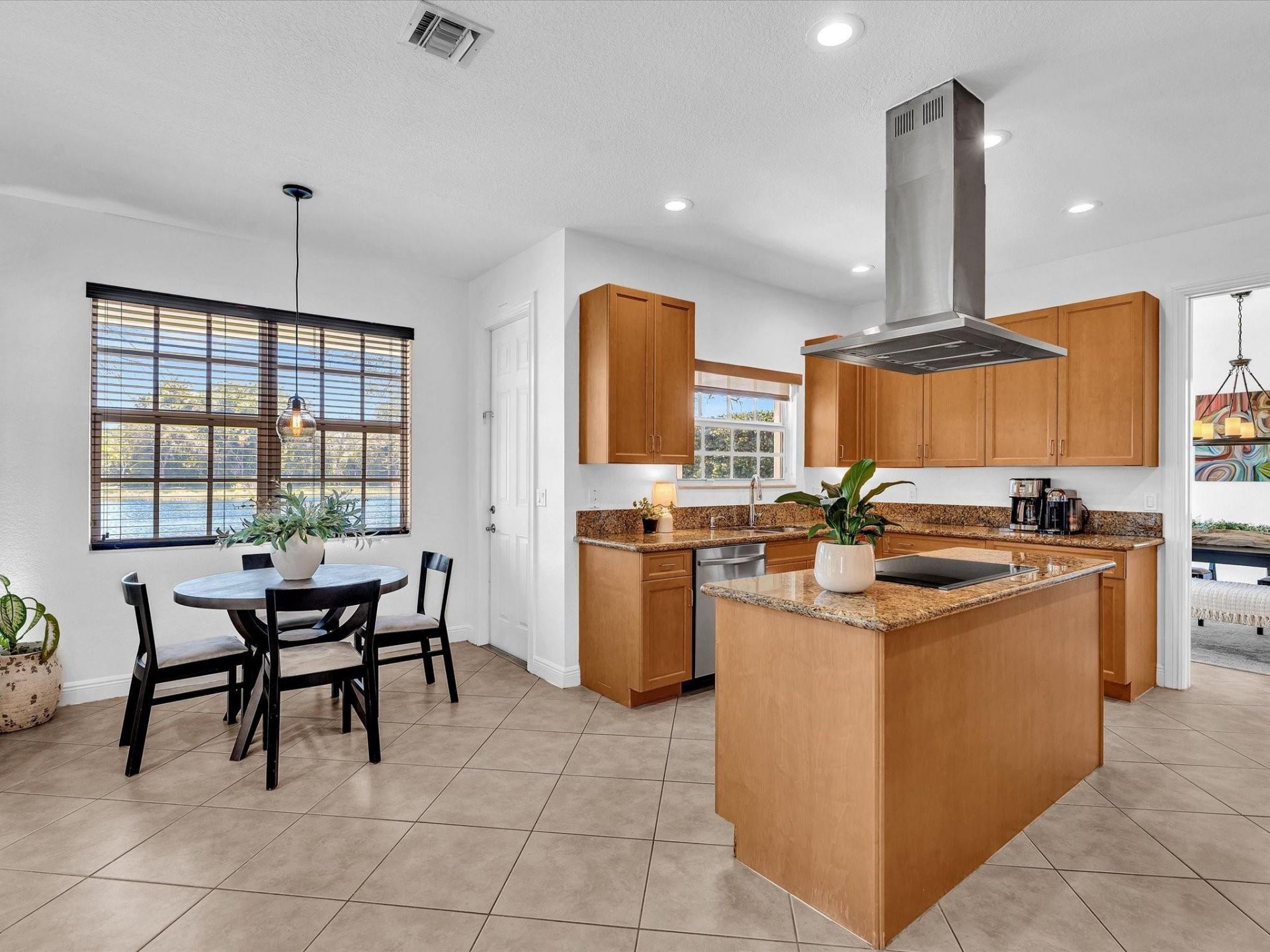 6806 Lakeside Circle, Davie, FL 33314 Photo