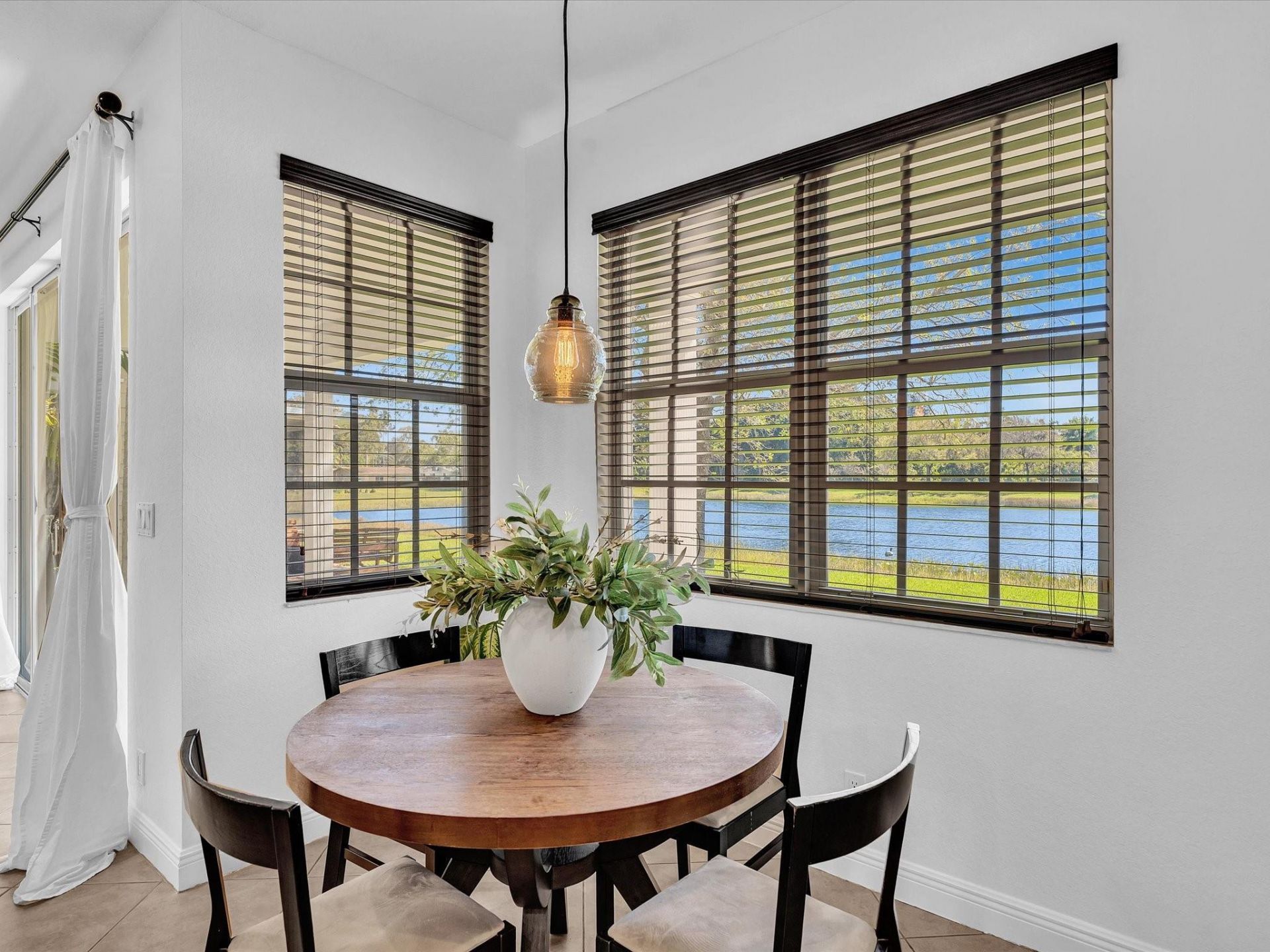 6806 Lakeside Circle, Davie, FL 33314 Photo