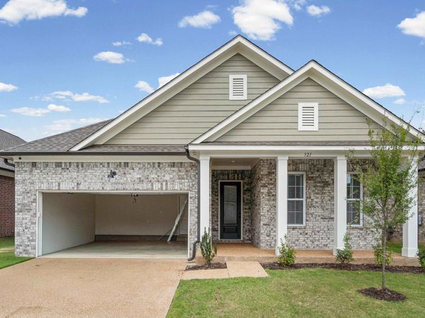 321 KEMROCK DR W, Cordova, TN 38018