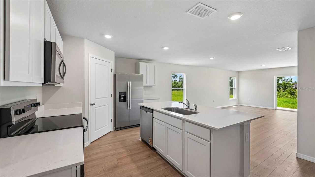 12412 Hopscotch Avenue E, Palmetto, FL 34221 Photo