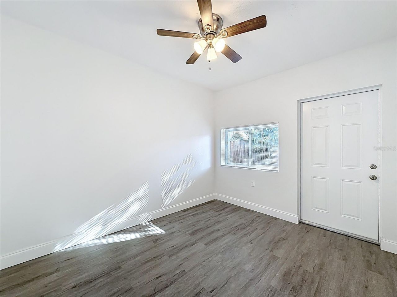 819 Helmsman Way, Palm Harbor, FL 34685 Photo