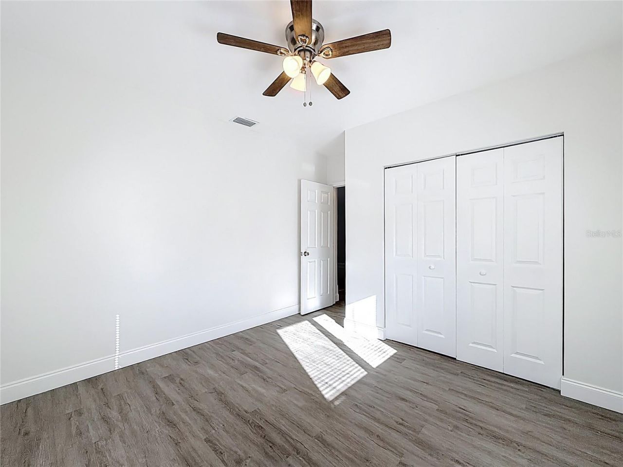 819 Helmsman Way, Palm Harbor, FL 34685 Photo
