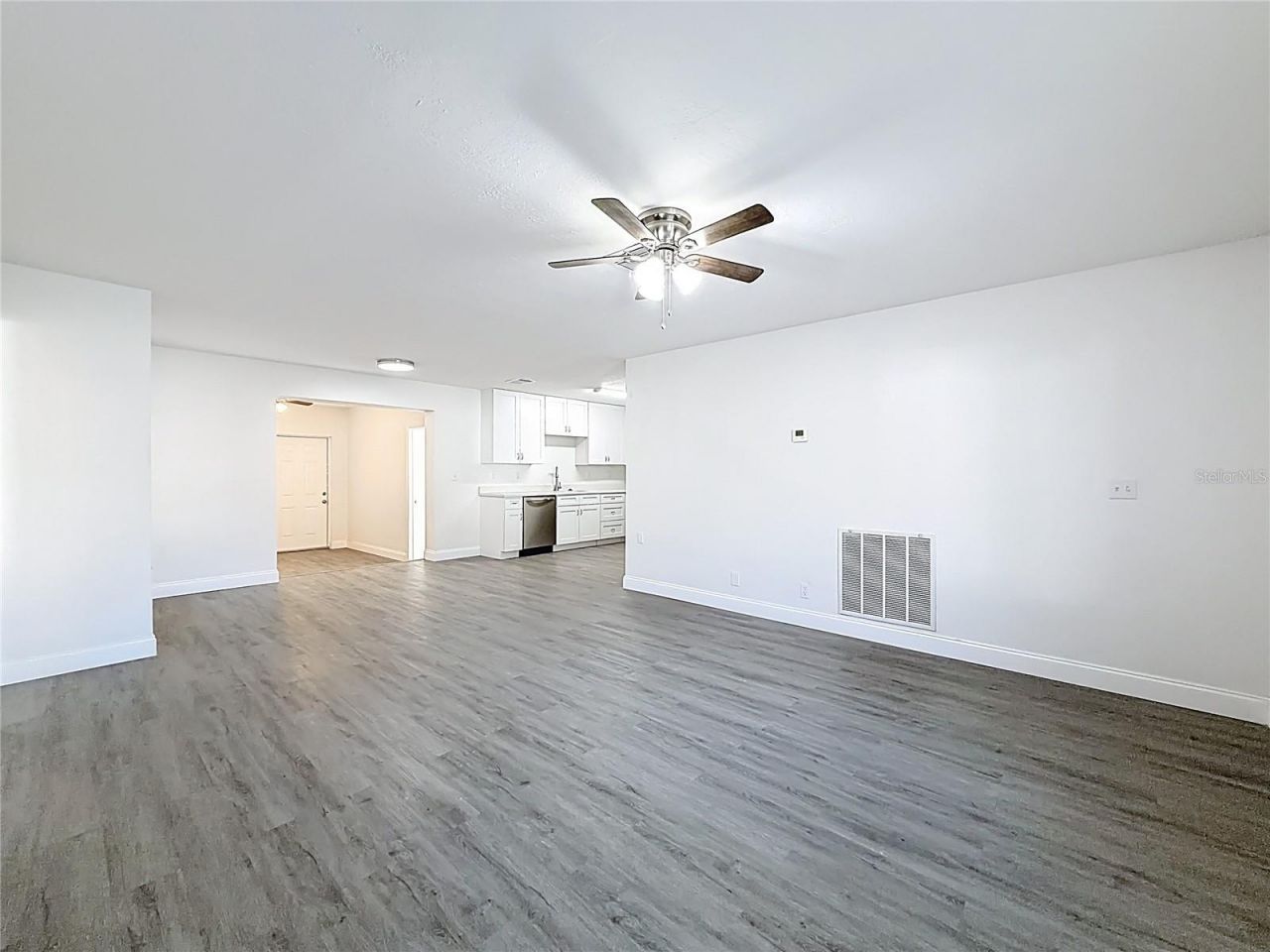 819 Helmsman Way, Palm Harbor, FL 34685 Photo