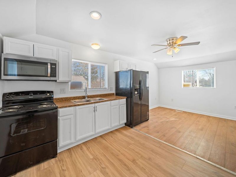 964 E Weber Road , Columbus, OH 43211 Photo 11