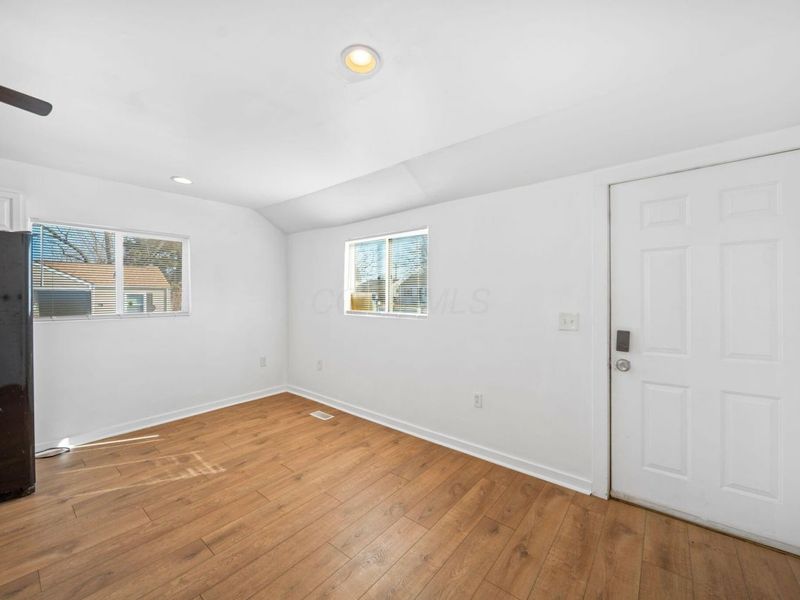 964 E Weber Road , Columbus, OH 43211 Photo 4