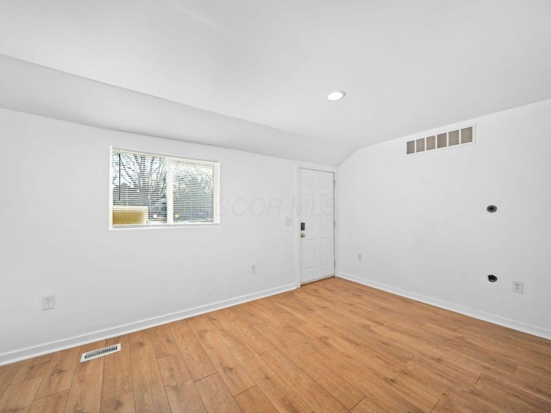 964 E Weber Road , Columbus, OH 43211 Photo 6