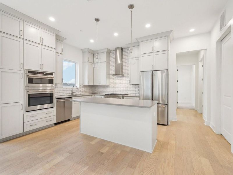 270 Dickenson Street, Unit 302, Columbus, OH 43215 Photo 3