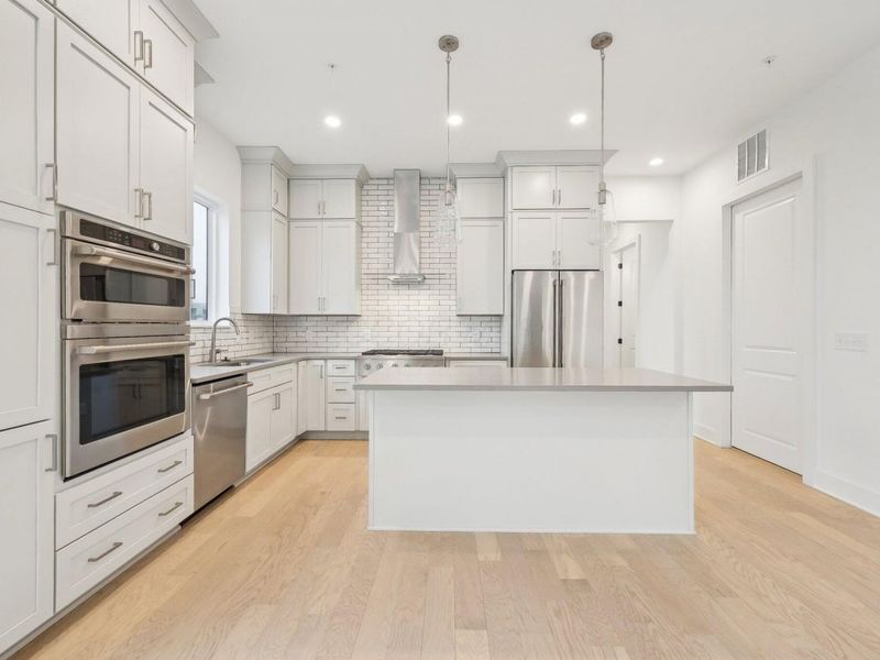 270 Dickenson Street, Unit 302, Columbus, OH 43215 Photo 4