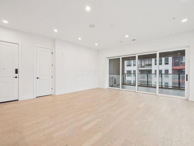 270 Dickenson Street, Unit 302, Columbus, OH 43215 Photo 9