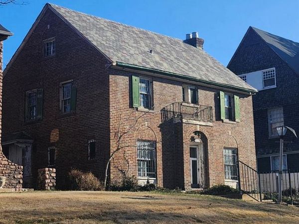 6025 W Cabanne Place, St Louis, MO 63112