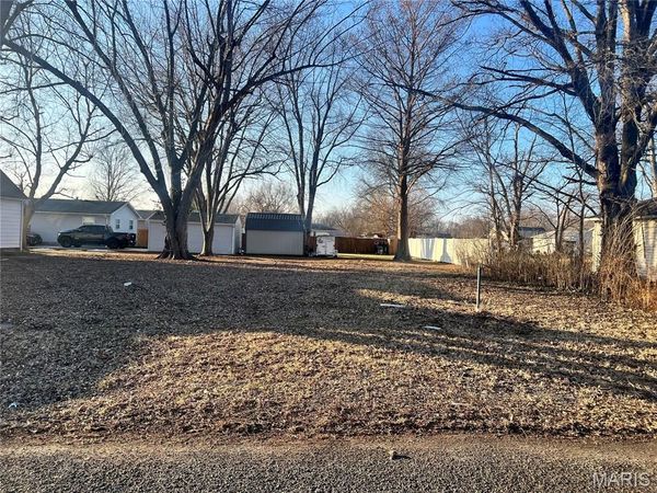 920 E Martin , Litchfield, IL 62056