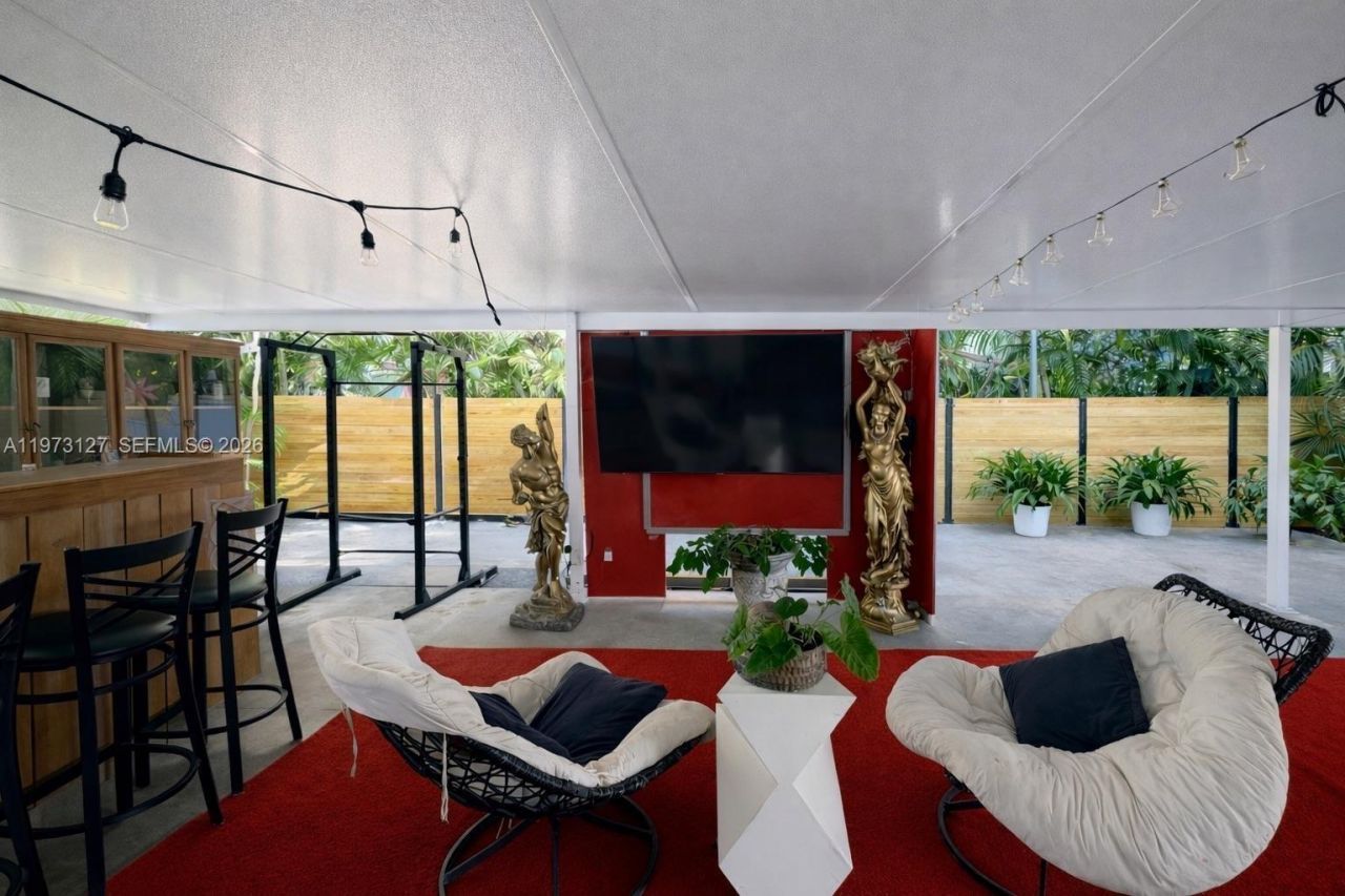 1281 NW 31st Ave, Miami, FL 33125 Photo