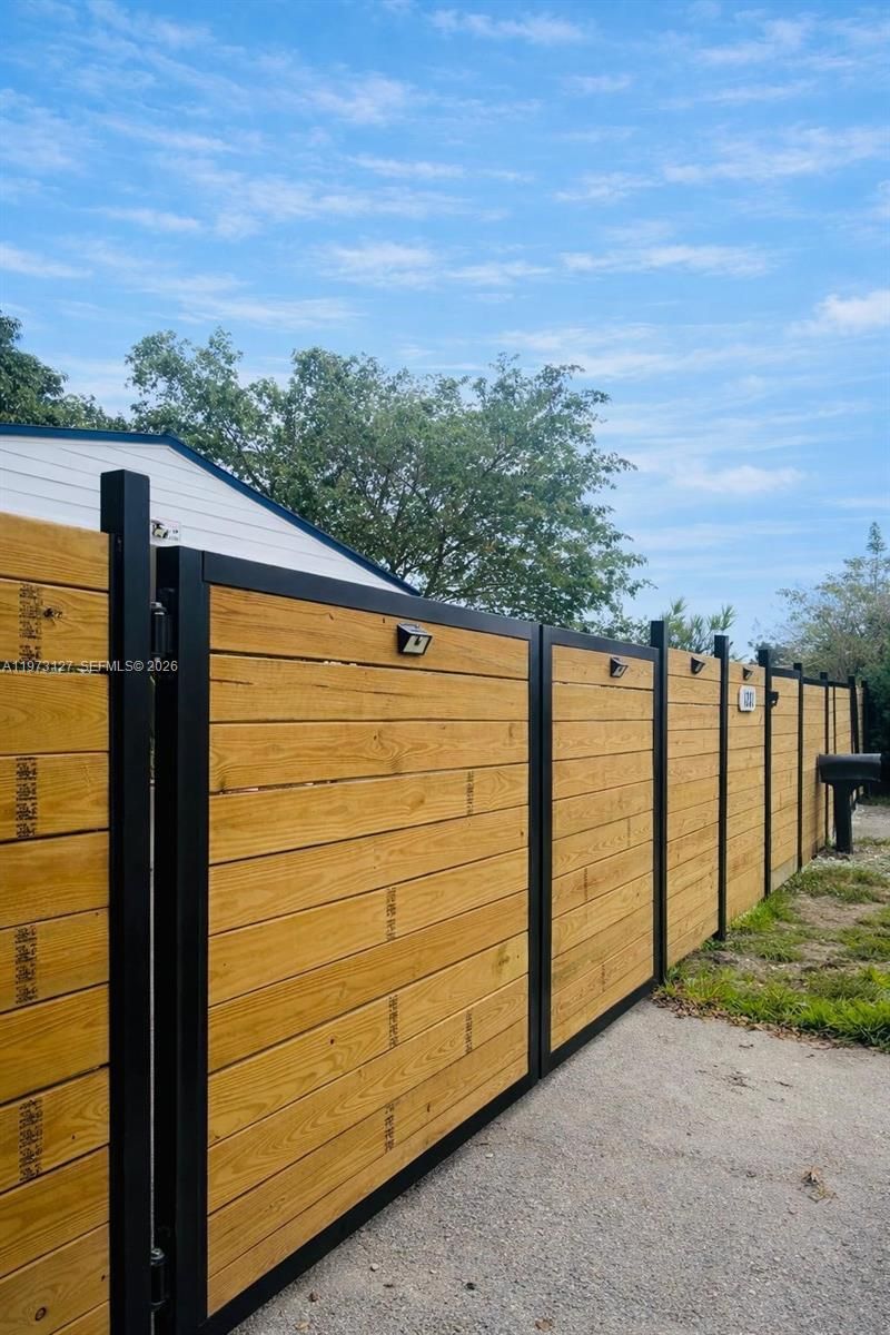 1281 NW 31st Ave, Miami, FL 33125 Photo