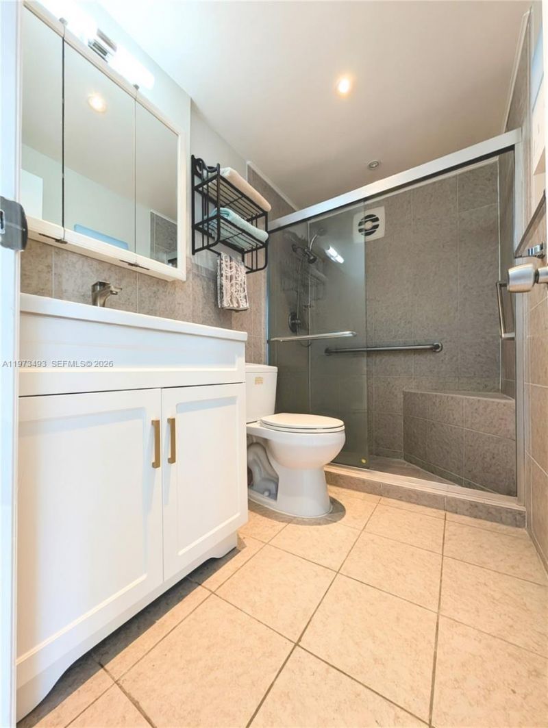 3177 S Ocean Dr, Unit 125, Hallandale Beach, FL 33009 Photo
