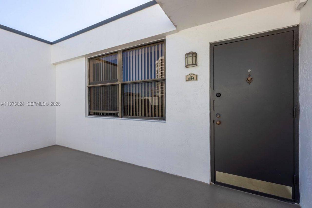 3350 NE 192nd St, Unit 5H-B, Aventura, FL 33180 Photo