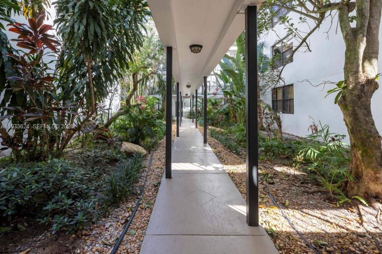 3350 NE 192nd St, Unit 5H-B, Aventura, FL 33180 Photo