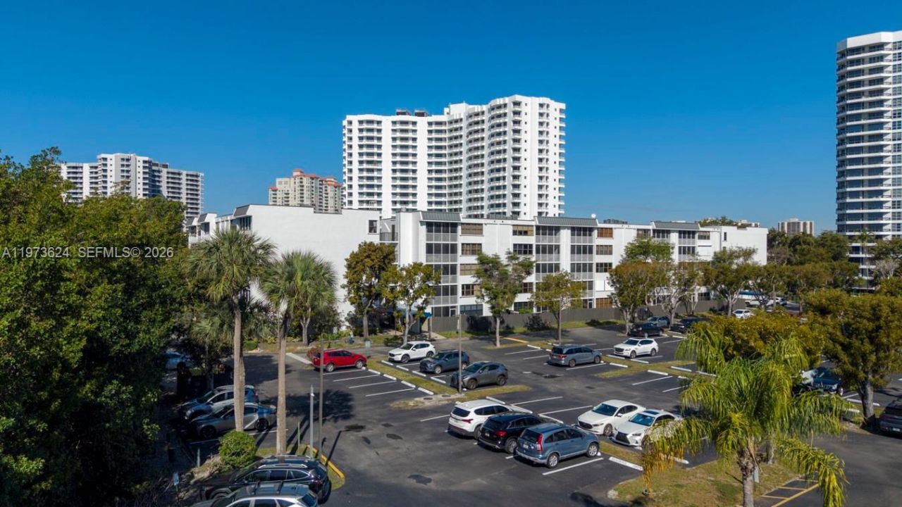 3350 NE 192nd St, Unit 5H-B, Aventura, FL 33180 Photo