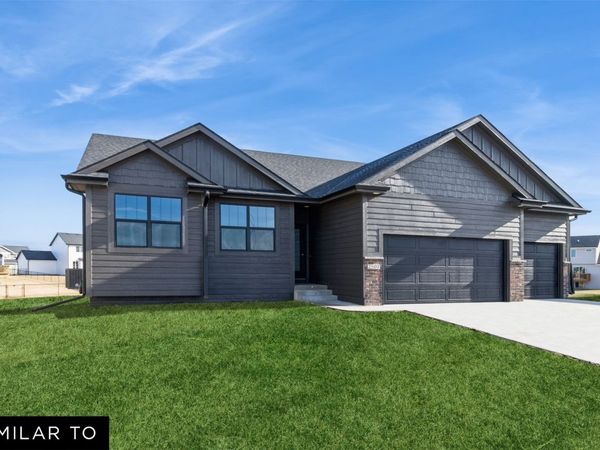 1030 Shady Lane Drive, Norwalk, IA 50211