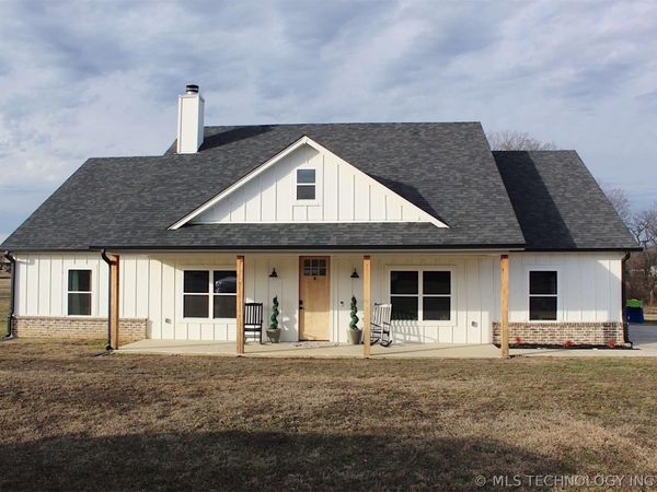 318 Twin Creeks Lane , Pryor, OK 74361